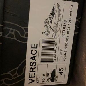 Chain reaction sneakers